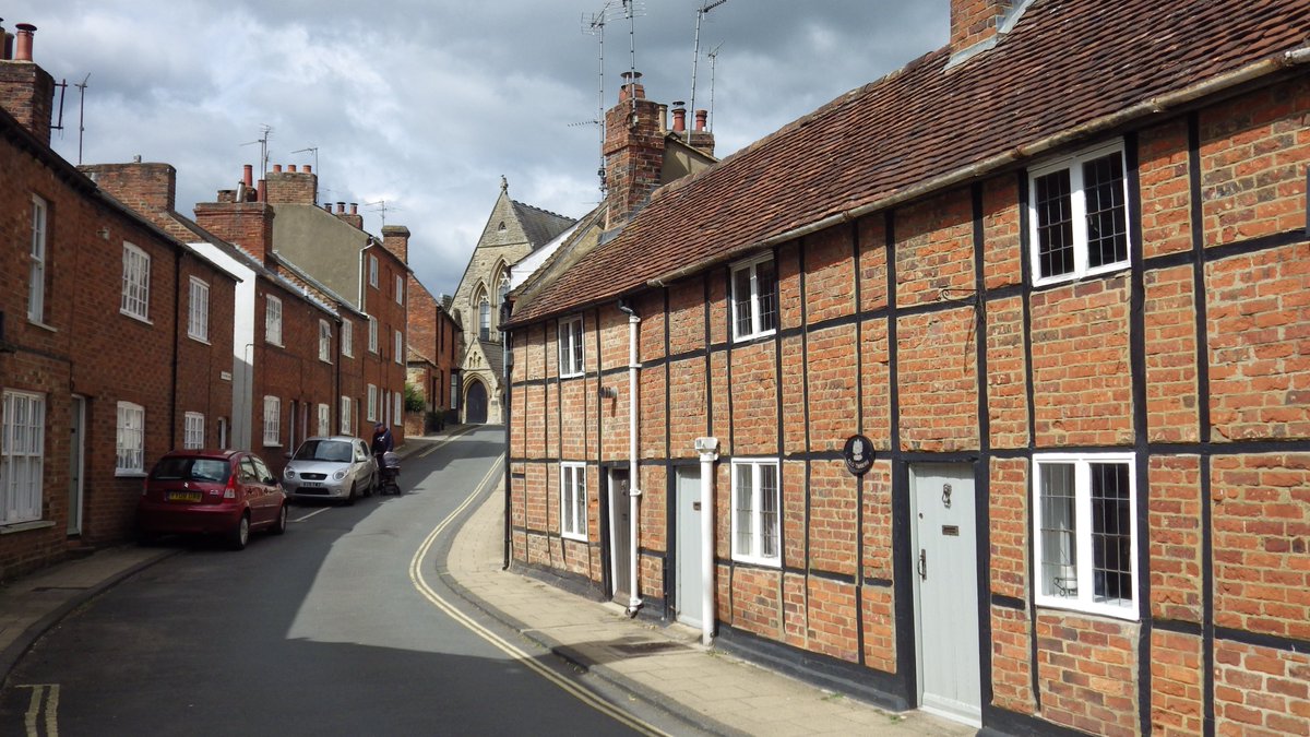 BergonziBen's tweet photo. A backwater if ever there was one. Once the proud county town, when John Speed made is map back in 1610, but there are parts of it he might still recognise to this day.
#historyallaroundus
#historicalfiction
#AuthorLife
#researchtrip
#writingcommunity
#historicalstreetscapes https://t.co/25DnczhlZ7
