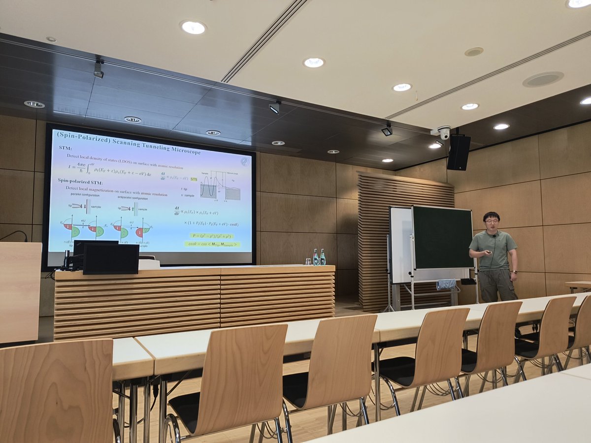 PETLab_CPfS's tweet image. Today Dongming Zhao, our new postdoc who joined us earlier this month, gave an excellent introduction talk in TQC PhD and group seminar about his doctoral thesis on higher-order topological insulators. Welcome Dongming!
