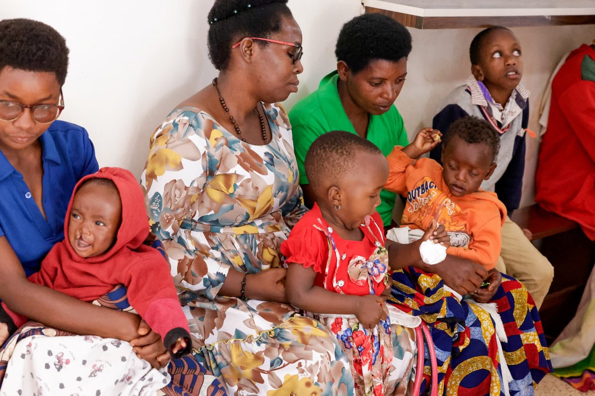 Bonne Action B.A Umugiraneza Foundation (@action_bonne) on Twitter photo L’ONG Émergency, en collaboration avec la <a href="/action_bonne/">Bonne Action B.A Umugiraneza Foundation</a> a lancé, ce 30.06.2025 à la Polyclinique Umugiraneza de #Kibimba , la cinquième session de consultation médicale dédiée aux enfants de moins de 15 ans issus de familles défavorisées souffrant de malformations congénitales. L’ONG Émergency, en collaboration avec la <a href="/action_bonne/">Bonne Action B.A Umugiraneza Foundation</a> a lancé, ce 30.06.2025 à la Polyclinique Umugiraneza de #Kibimba , la cinquième session de consultation médicale dédiée aux enfants de moins de 15 ans issus de familles défavorisées souffrant de malformations congénitales.