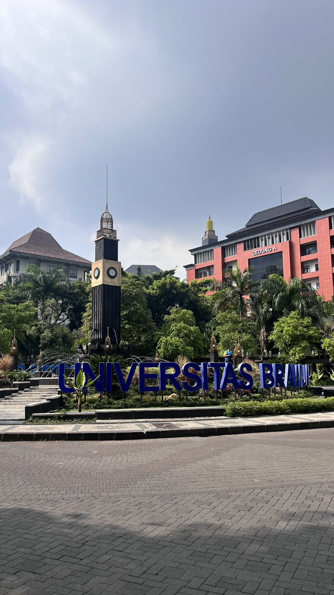 louswifeyyy's tweet image. Assalamualaikum FK UB