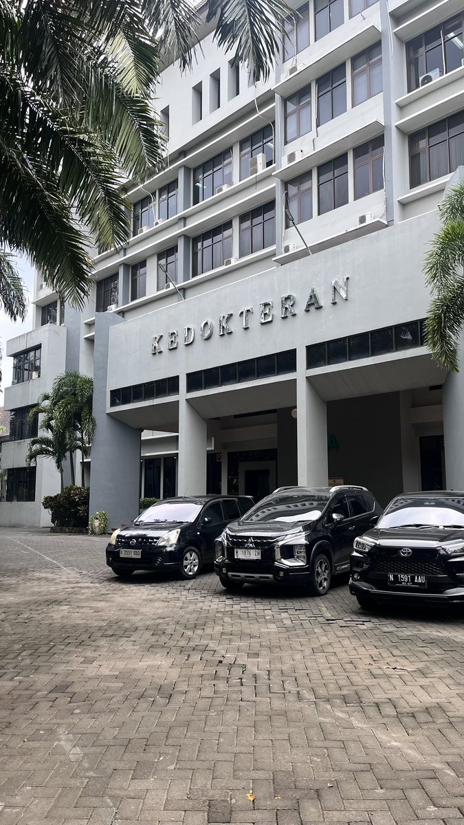 louswifeyyy's tweet image. Assalamualaikum FK UB