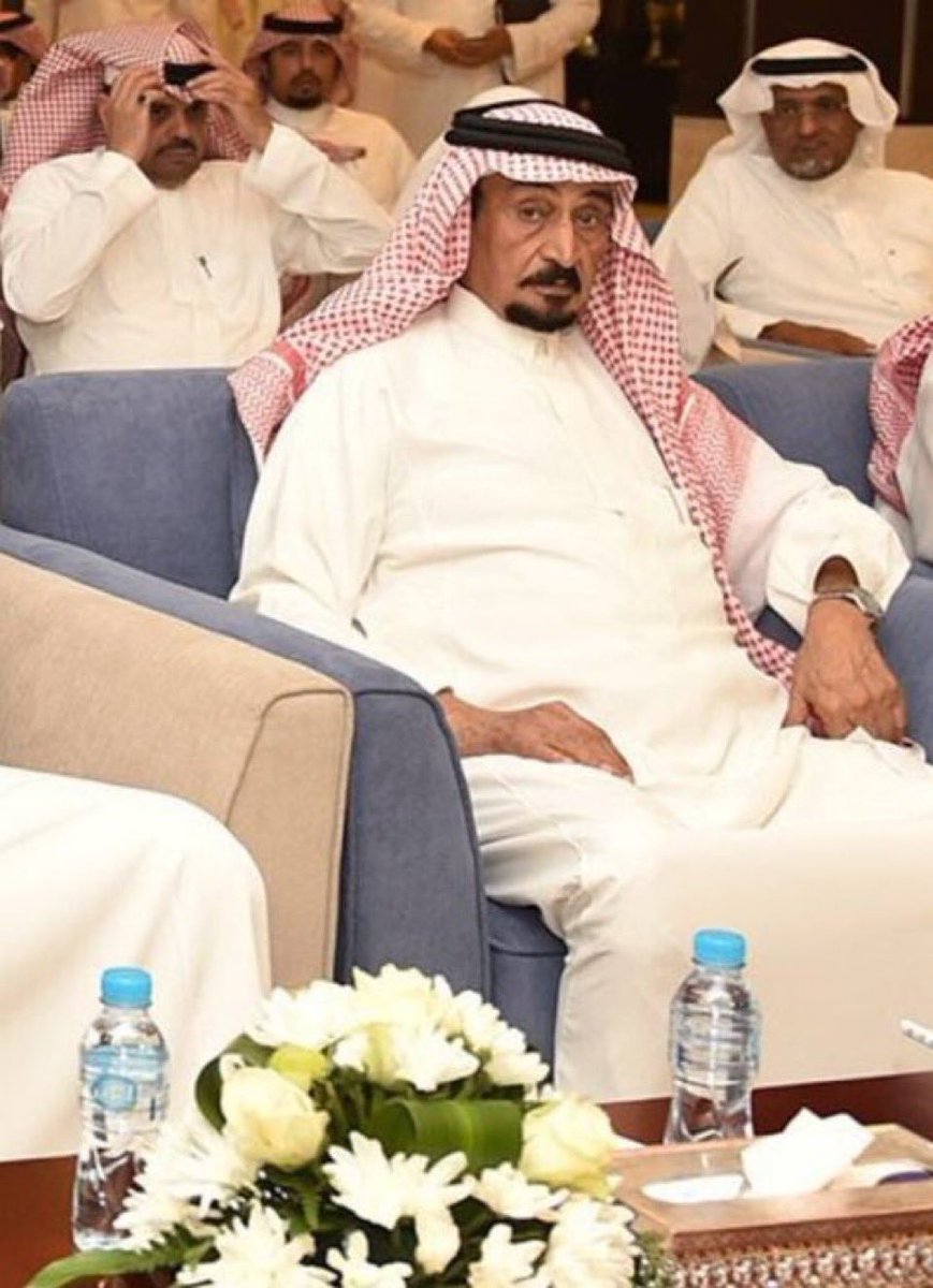 ﴿إِنَّا لِلَّهِ وَإِنَّا إِلَيْهِ رَاجِعُونَ﴾

بقلوب مؤمنة بقضاء الله وقدره، وببالغ الحزن والأسى، نتقدم بأحر التعازي وصادق المواساة في وفاة العم عبدالله القنب – رئيس النادي الأهلي السابق، والتربوي الفاضل، لقد فقدنا قامة خدمت بإخلاص، وأسهمت في بناء أجيال وتعزيز القيم النبيلة،