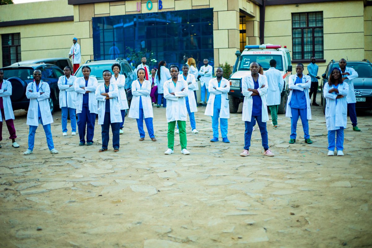 Le 28 juin dernier, les Médecins Internes de quatrième année de doctorat de la Filière de Médecine de <a href="/UOBukavu/">UOB-Université Officielle de Bukavu</a> ont officiellement achevé leurs stages cliniques, après 13 mois d’un apprentissage intense et enrichissant. 

Des futurs médecins 5 étoiles. 
UOB, Noble source