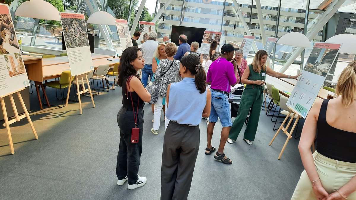 Fuut's tweet image. Nieuwe appartementen in Bisonspoor. Ja veel belangstelling