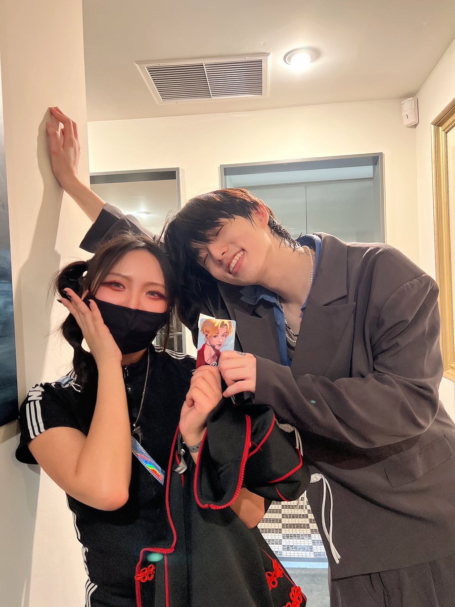 sorrowtalks's tweet photo. I MET DAE FROM MAYHEM 😭 https://t.co/BzoqLCKVTK