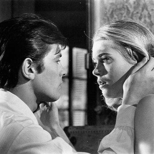 taissme's tweet image. A Jane Fonda e o Alain Delon em “Les félins” &amp;lt;3333