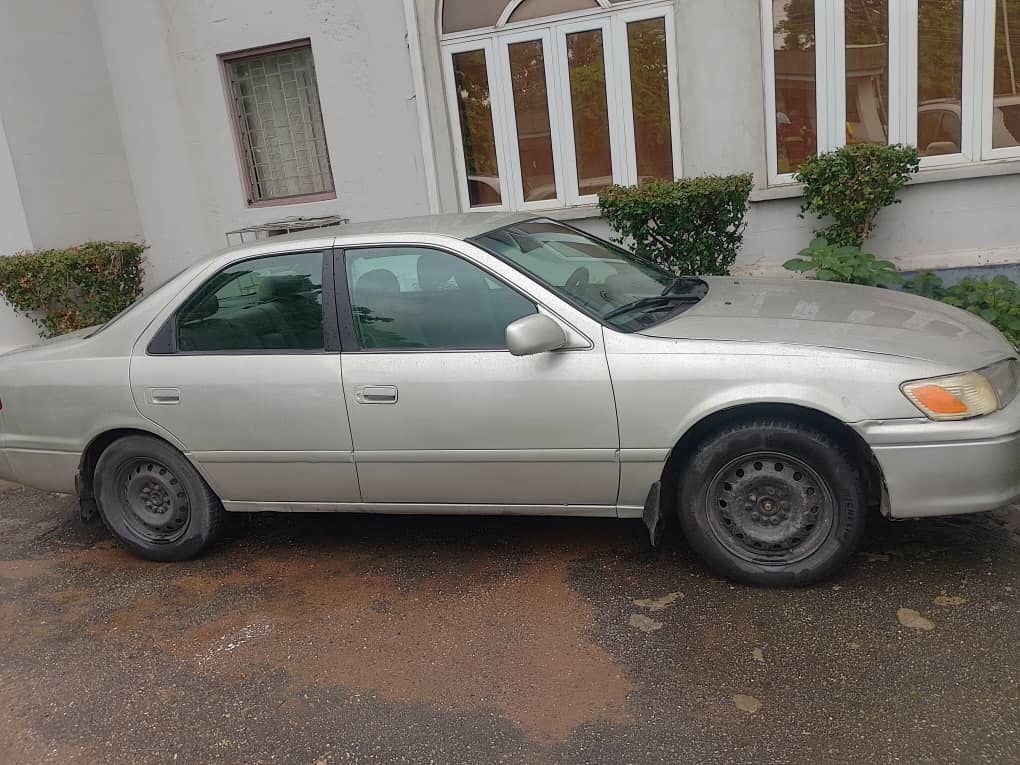 smithnelson19's tweet image. Relocation sales. Neatly used 2001 Camry, AC is working, car is in good condition, papers are complete and genuine. Location is surulere Lagos. Price is 2.5m buts slightly negotiableable