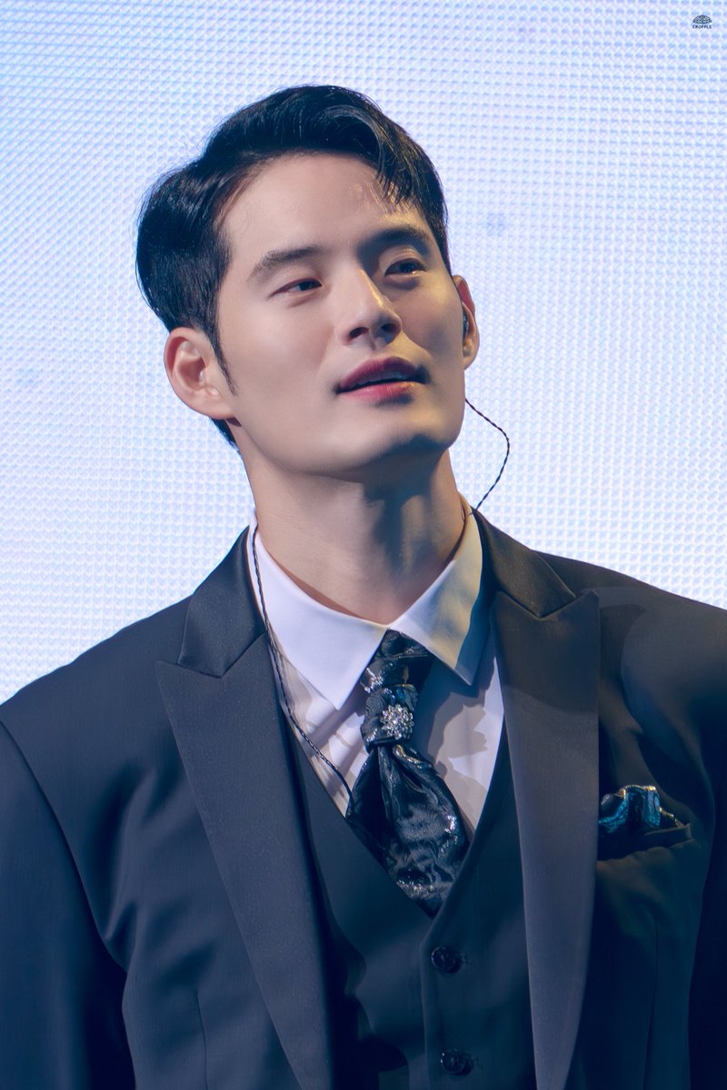 zhk0_zhk0_'s tweet image. 𝟐𝟎𝟐𝟓 𝐏𝐀𝐋𝐌𝐓𝐑𝐄𝐄 𝐈𝐒𝐋𝐀𝐍𝐃 𝟑𝐫𝐝 𝐆𝐀𝐋𝐀 𝐂𝐎𝐍𝐂𝐄𝐑𝐓🌴

20250628 팜트리 중콘
#서경수 

미남이신 거 진짜 축하드려요..