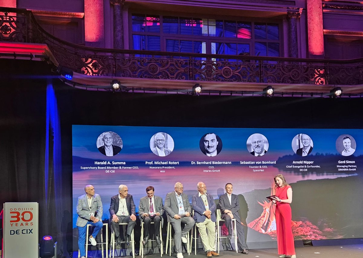 InterGlobix's tweet image. Legends don’t just tell stories,they lay the foundation for the future.
At the DE-CIX 30th Anniversary Summit, InterGlobix was honored to witness a powerful convergence of pioneers and visionaries at the Internet Legends Fireside Chat and The Evolution of the Internet Exchange…