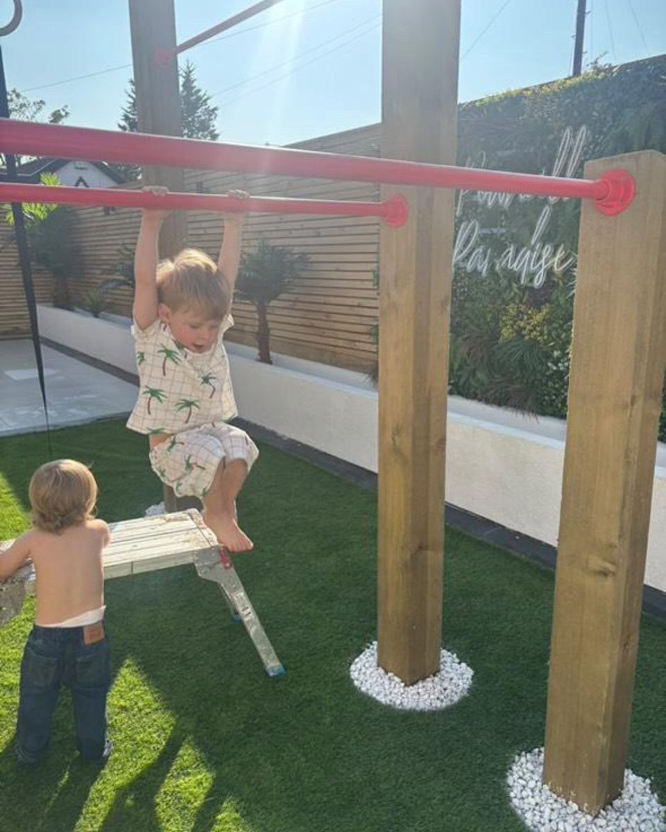 Home gym goals 💪 

One of our customers built this calisthenics rig using our steel tube and clamp system, powder-coated in bold RAL 3028 Pure Red for serious impact. 📸: @phil_pow_1

Got a similar project in mind?

Get in touch - bit.ly/43OnvmV