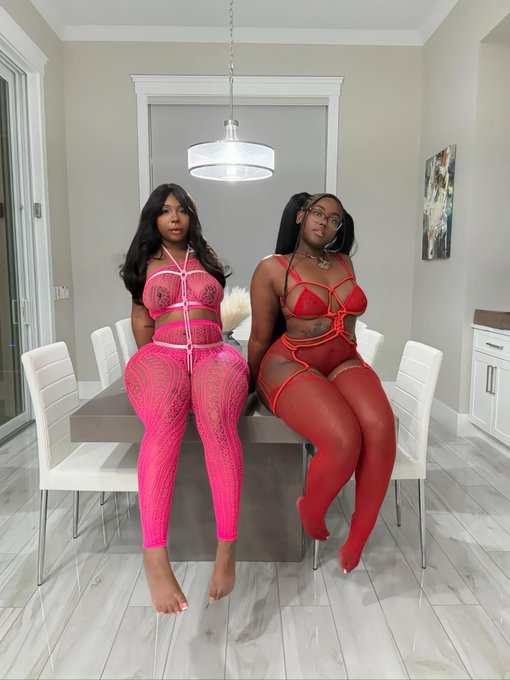 Watch JADATHEDOLL's leaked NSFW photo on TwXstars