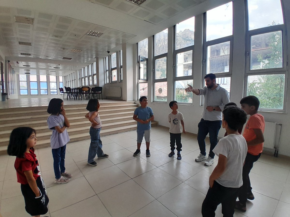 Cukurca_GM's tweet photo. 🎉 Yaz Kulübü 1. Günü Başladı! 🌞
Bugün tanışma oyunlarıyla birbirimizi daha yakından tanıyoruz 🤝😊
Eğlence dolu bir başlangıç için hazır olun! 🎈🎯 https://t.co/KsmFHWC6G8