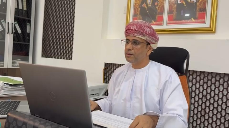 أباركُ للصديق العزيز سعادة الشيخ منصور بن زاهر الحجري <a href="/mansoorzaher/">منصور بن زاهر الحجري mansoor</a> مُمثل ولاية بدية في مجلس الشورى، بمناسبة منحه اليوم درجة الماجستير من (كلية إدارة الأعمال) في جامعة الشرقية، عن رسالته العِلمية الموسومة بـ: (تحليل أثر أدوات المتابعة البرلمانية في تحقيق مبادئ الحوكمة الإدارية