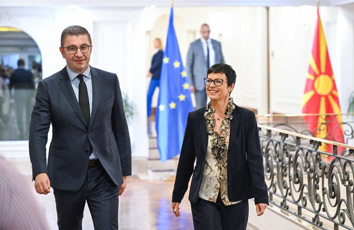 Marta Kos (@martakoseu) on Twitter photo Happy to be in 🇲🇰Skopje for the Western Balkans leaders’ meeting.
Good exchange with <a href="/MickoskiHM/">Христијан Мицкоски</a>, whom I thanked for hosting tomorrow’s Summit.
Our Growth Plan is already improving lives across the region, but we can do more! Tomorrow will be about delivering more & faster. 🤝 Happy to be in 🇲🇰Skopje for the Western Balkans leaders’ meeting.
Good exchange with <a href="/MickoskiHM/">Христијан Мицкоски</a>, whom I thanked for hosting tomorrow’s Summit.
Our Growth Plan is already improving lives across the region, but we can do more! Tomorrow will be about delivering more & faster. 🤝