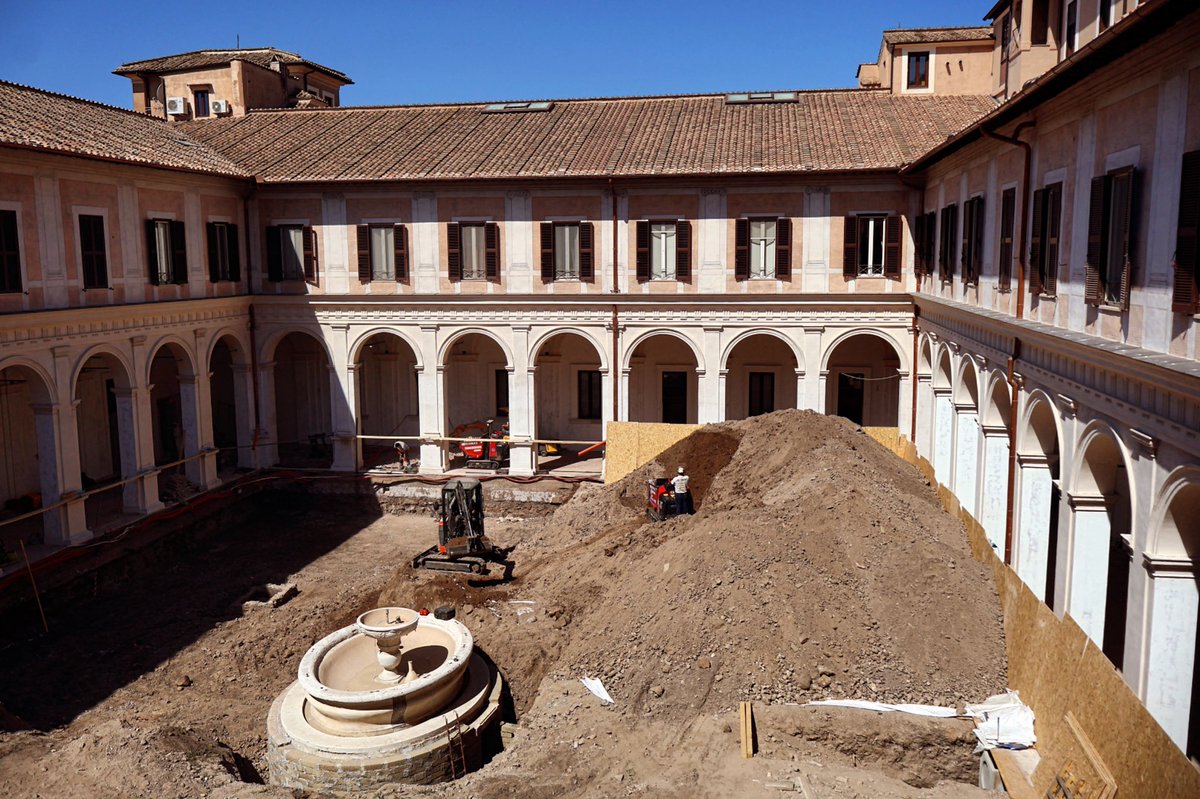 DJurczakOP's tweet image. Si dice che la piscina a @_Angelicum tra gli archi antichi, dopo il restauro, sarà inclusa in un prezzo conveniente. Gli scavi sono ancora in corso, ma l’attesa promette bene :)