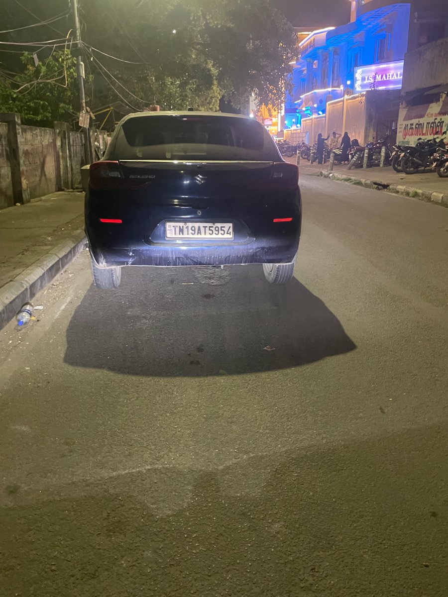 BJPFails's tweet photo. @ChennaiTraffic 
Date: 29/06/2025
Time: 21:34
Location: Kumaran colony main road
Reg no: TN19 AT5954
Half the lane occupied due to obstruction to traffic. https://t.co/ls0RT1Drgn