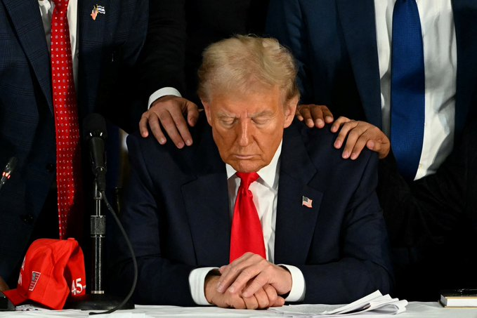 Praying for Trump’s safety. Reply with Amen 🙏🙏