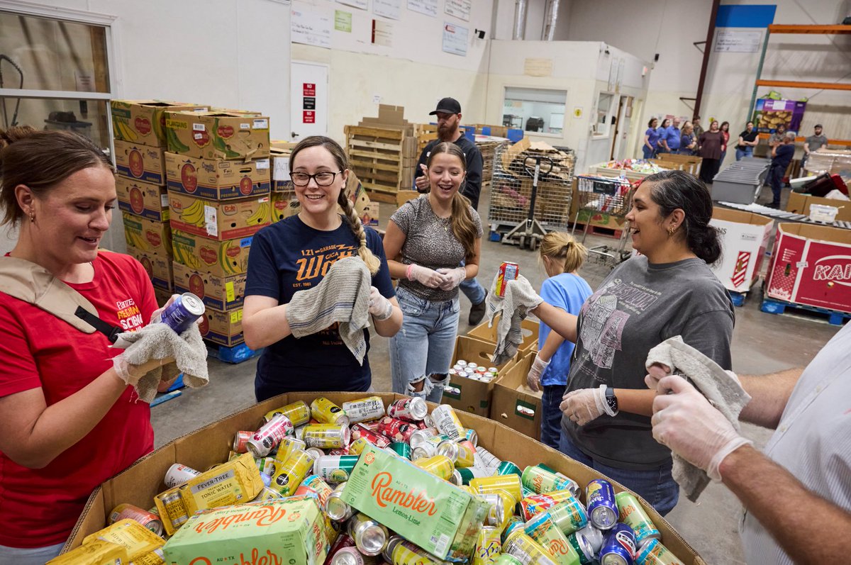 PantexPlant's tweet image. Pantex Citizenship in action! Pantexans  volunteered their time at the High Plains Food Bank helping sort  and pack food for families in the Panhandle. #PantexProud  #PantexCitizen