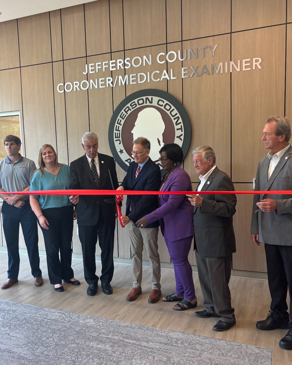 UABPathology's tweet image. A ribbon cutting ceremony was held June 23 for the Jefferson County Coroner/Medical Examiner Office's new facility. Greg Davis, MD, MSPH, Division Director, Forensic Pathology, Jefferson County Coroner, cut the ribbon with the Jefferson County Commission. bit.ly/3ZVztZF