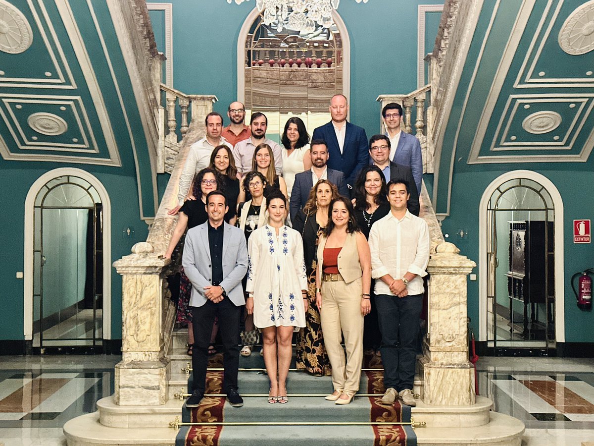 ENAIRE's tweet photo. @La_UPM @UAHes @Grupo_AMPER @unicomplutense @UAM_Madrid @transportesgob 🌍 Ya son más de 300 profesionales de 20 países los que han pasado por el Máster y los Cursos de Especialización.
ENAIRE impulsa una formación conectada con la innovación y con vocación internacional.
#CampusENAIRE #TrainAirPlus #OACI https://t.co/38KJ69DvEI
