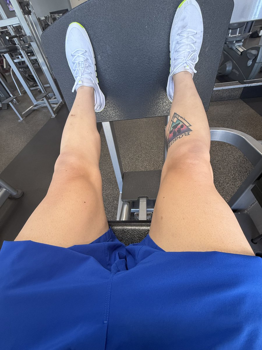 Loki_G10's tweet image. On Monday we train legs