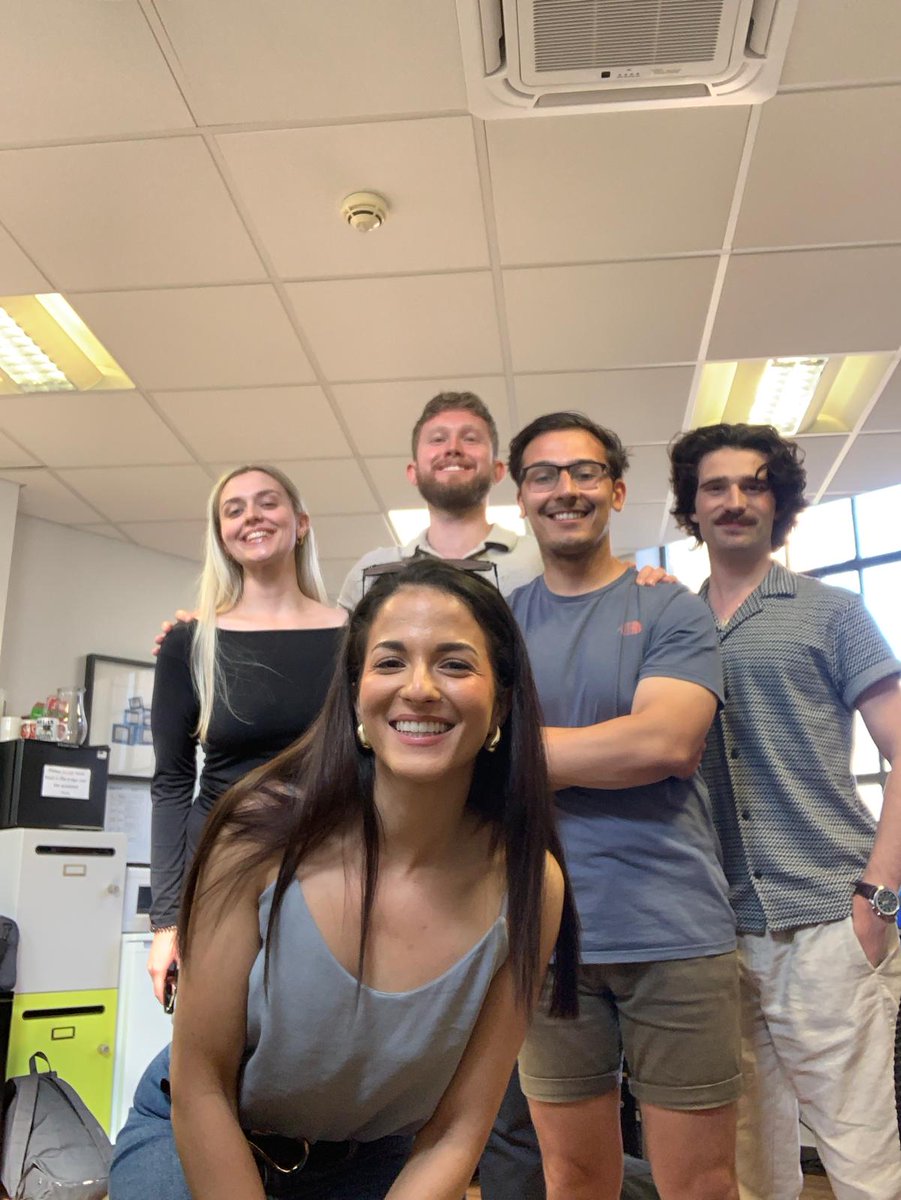 💙 Today was our last day at <a href="/Notts_TV/">Notts TV</a> 💙

Notts TV, and the wonderful humans behind it, are a credit to the world of journalism. It fostered an environment of growth, individuality &amp; family that allowed the LDRS to flourish. It'll forever hold a place in my heart.

#LDReporter