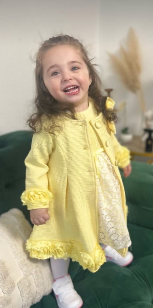 yl_aljwad's tweet image. ب عيونك ضي يشبه صّيت شمر
وفي ضحكتك شي يشبه كرمنا
قلب خالها 🥺🤍
