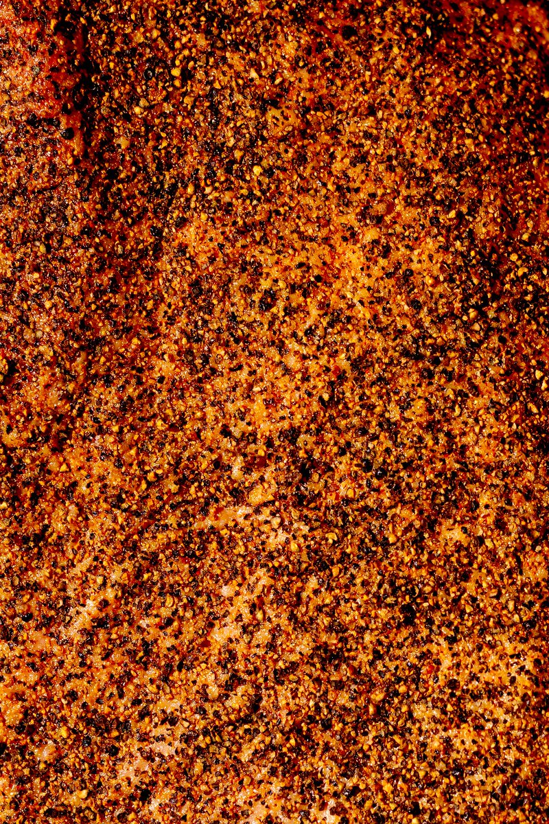 Fernando_GoPe's tweet image. Brisket rub so photogenic, it could’ve been my desktop wallpaper in 2005.
📸Credits: Sophie Macaluso