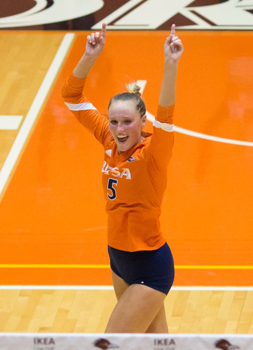 UTSAvolleyball's tweet image. #Mood when you and your besties just bought 2025 Season Tickets! ๐
๐๏ธ: utsa.pro/25VBTix
#BirdsUp ๐ค | #LetsGo210