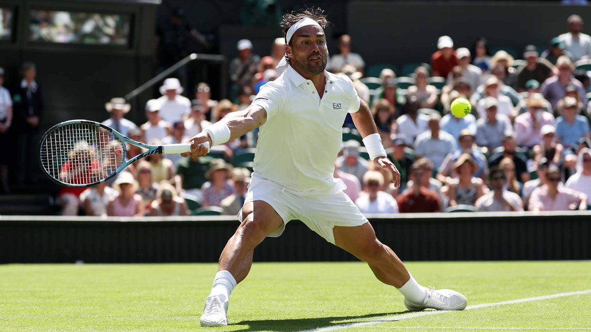 EROICO FABIO. Fognini trascina Carlos Alcaraz al QUINTO SET prima di cedere al cospetto del 2 volte campione 75 67 75 26 61. Una dimostrazione di classe straordinaria da parte di un tennista dal talento cristallino, capace di mettere a segno 1 vincente in più rispetto a Carlos
