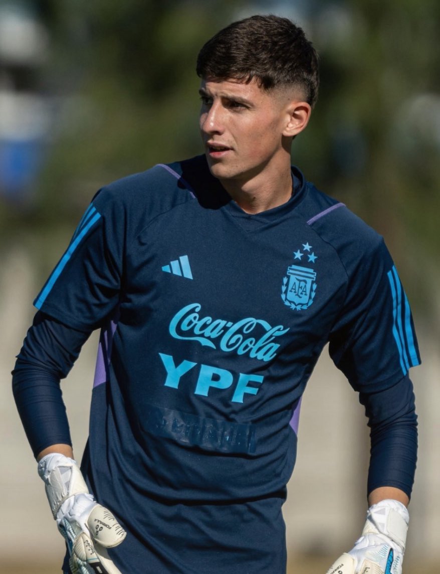 Agustín Chávez tendrá una serie de entrenamientos de arqueros de la Selección Juvenil Sub20 🇦🇷. La cita será este lunes, martes y miércoles en el Predio Lionel Messi.

#SiempreUnión 🇦🇹