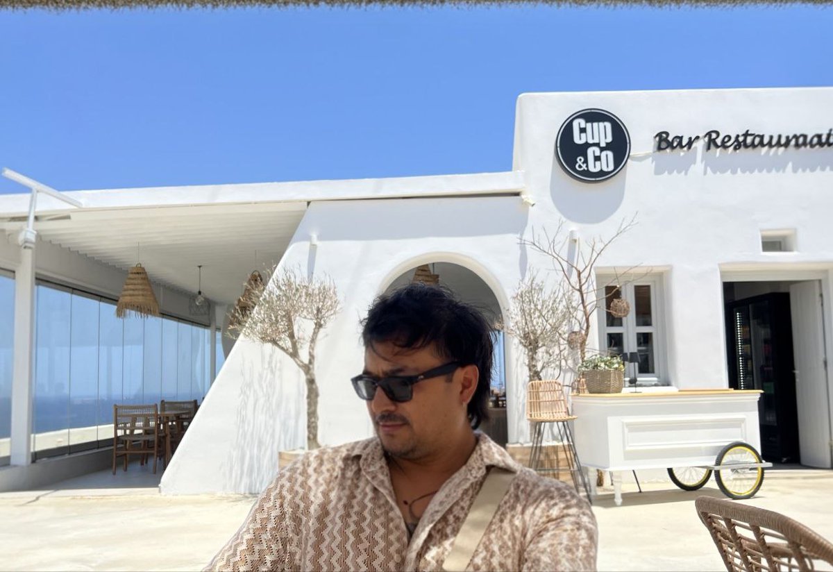 🚨 breaking news 🚨 I just found the doxxed picture of popular Monad kol and co founder “CHOG NFT”
  
The reason why I had to dox him was because he refused to give me choglist 
this is the face behind  the account