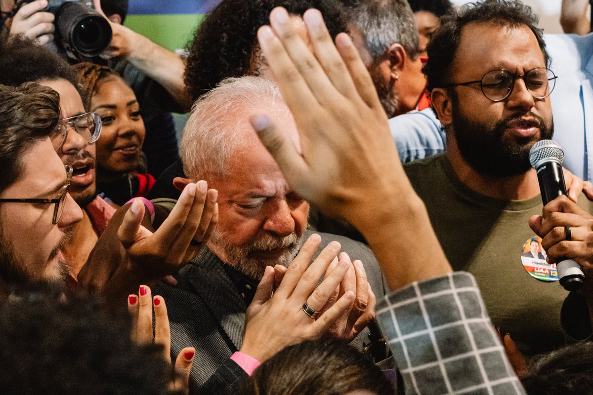 netflixqueue's tweet image. When does a democracy end and a theocracy begin? This is the central question that drives 'Apocalypse in the Tropics,' the new documentary film from Academy Award-nominee Petra Costa.
“We worked on this documentary for four years because we believe the erosion of democracy is…