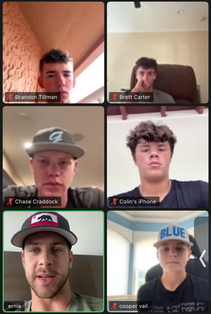 Huge thanks to former Gray and <a href="/BlueJays/">Toronto Blue Jays</a> IF Ernie Clement for hopping on a zoom with our guys to take questions and discuss his journey from #WearingTheG to <a href="/UVABaseball/">Virginia Baseball</a> to the big leagues!