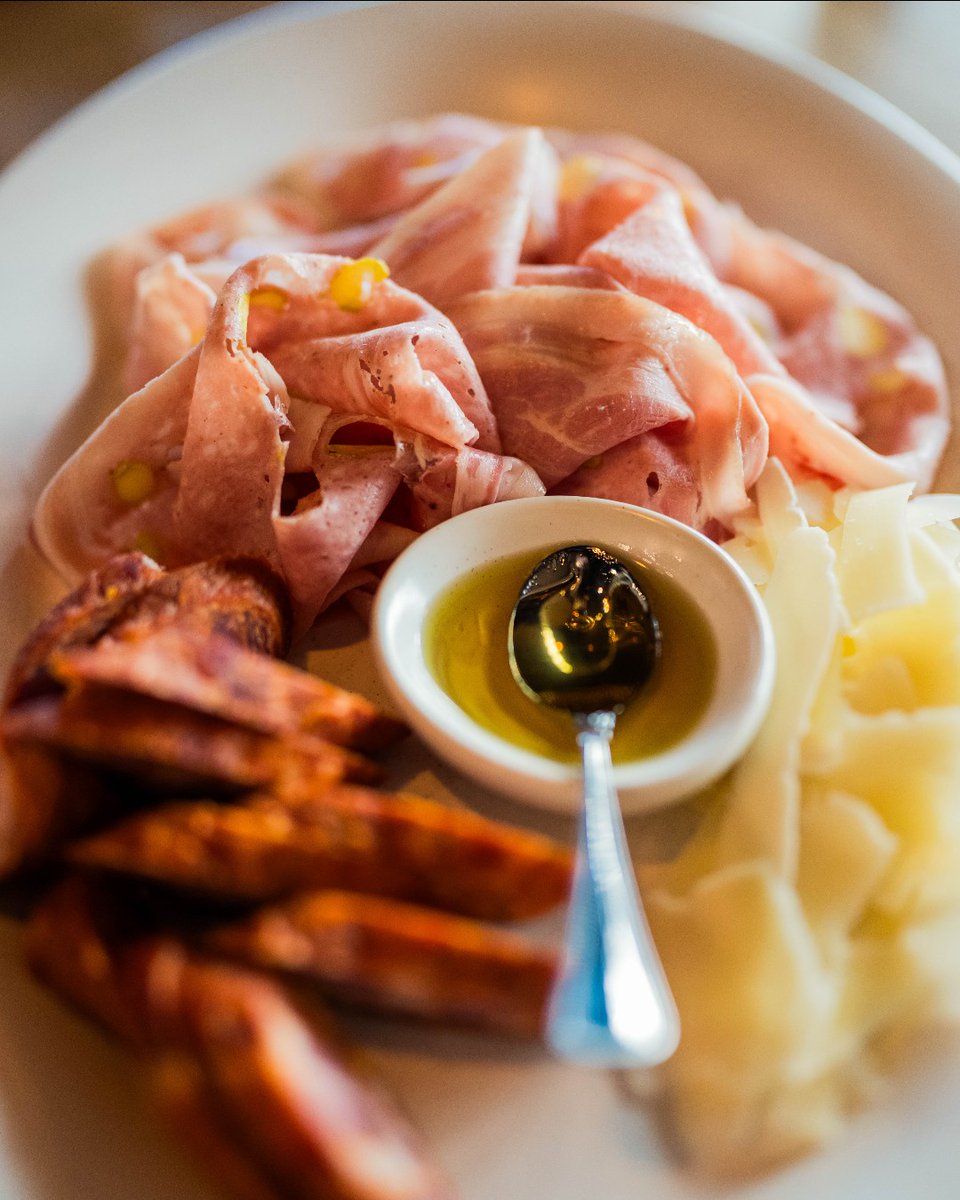 University District (@udistrictyyc) on Twitter photo Sip, snack, and save all summer long in U/D ☀️
From patios to daily deals, U/D has the best food + drink specials around including <a href="/BoroughBar/">BoroughBar</a>, <a href="/TheBrewhouse/">The Brewhouse</a>, <a href="/CHARCUT/">Co-chefs Connie DeSousa & John Jackson</a>, Native Tongues Taqueria, @TheBanquetBar + @UNApizza!
Learn more about deals here: myuniversitydistrict.ca/uncategorized/… Sip, snack, and save all summer long in U/D ☀️
From patios to daily deals, U/D has the best food + drink specials around including <a href="/BoroughBar/">BoroughBar</a>, <a href="/TheBrewhouse/">The Brewhouse</a>, <a href="/CHARCUT/">Co-chefs Connie DeSousa & John Jackson</a>, Native Tongues Taqueria, @TheBanquetBar + @UNApizza!
Learn more about deals here: myuniversitydistrict.ca/uncategorized/…