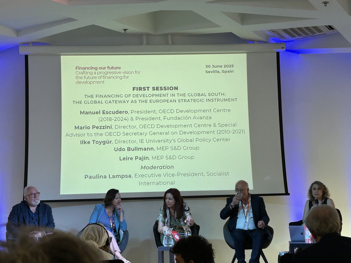 <a href="/CCOO/">COMISIONES OBRERAS</a> in #Seville talking about Financiang our Future, crafting a progessive vision for future of financing for development

En #Sevilla hablando sobre 
financiar nuestro Futuro, crear una visión  progesista para el futuro de la finaciación para desarrollo <a href="/FEPS_Europe/">FEPS</a> <a href="/solidar/">solidar</a>