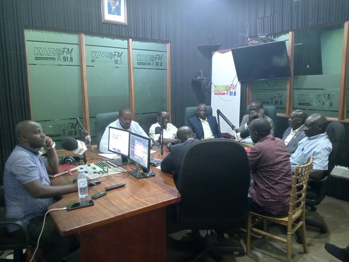 Dan Kimosho (@dankimosho) on Twitter photo I'm live now on <a href="/978KazoFM/">97.8 Kazo FM Omushomesa</a> with all LC3 Chairpersons from Kazo district!
We're giving updates on what we've done over the last 4 years. I'm live now on <a href="/978KazoFM/">97.8 Kazo FM Omushomesa</a> with all LC3 Chairpersons from Kazo district!
We're giving updates on what we've done over the last 4 years.