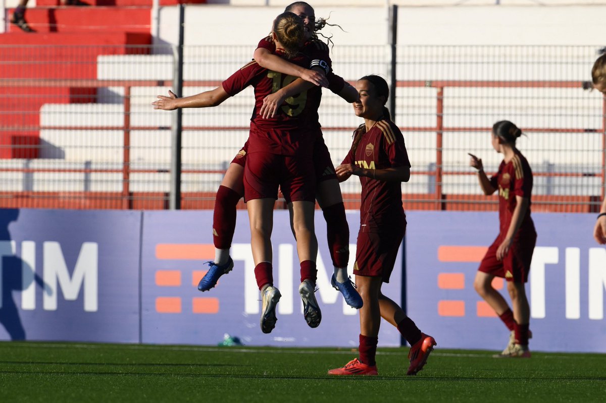 🇮🇹 VINCIAMO NOI!!!!! 
Lo Scudetto Under 17 è giallorosso 💛❤️

Battiamo il Milan 2-0 grazie ai gol di Parente e Mascenti

#ASRomaFemminile