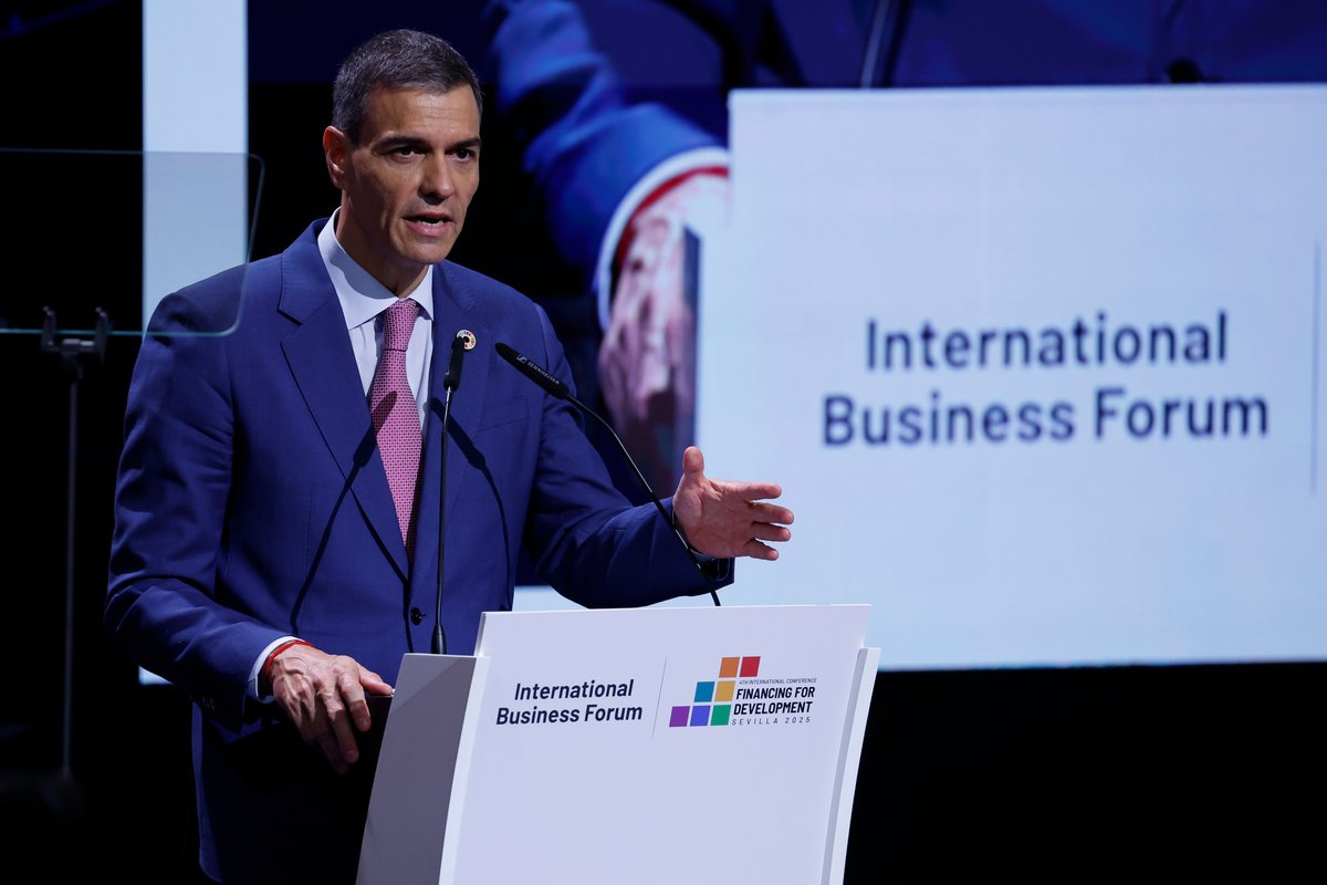 UNDESA's tweet photo. 🌍 #FFD4 is officially open!

From 30 June–3 July in Sevilla, leaders from gov't, finance, business &amp; civil society gather to #FinanceOurFuture.

📄 Today, Member States are adopted the Compromiso de Sevilla, launching a new phase of action.

🔗 https://t.co/8r8Bsqbpu3 https://t.co/j3aw96vfmX