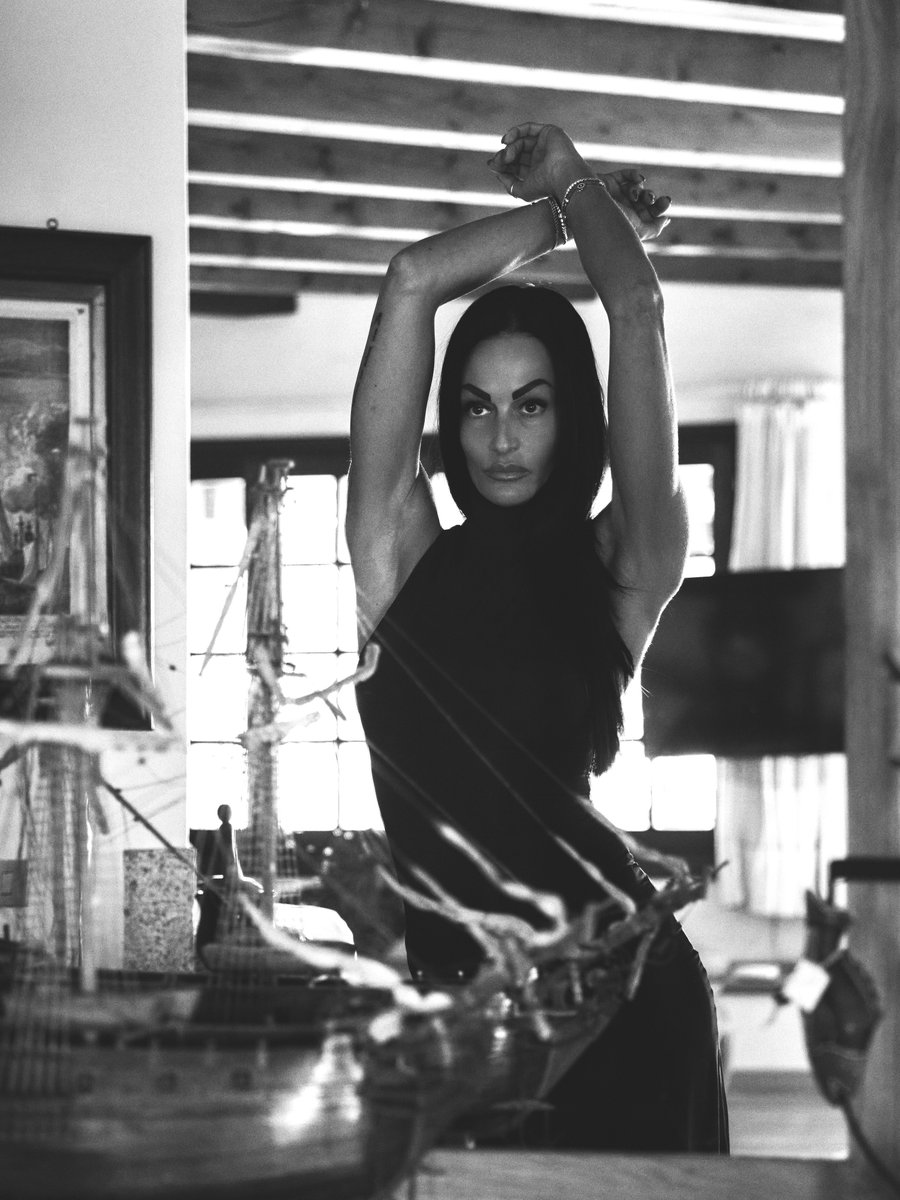 IrrancaGiuPHOTO's tweet image. Lorena 🌹
@InfoVedo 

La stoffa che porti addosso svela la storia che custodisci dentro: bellezza, competenza e carattere in un’unica, intensa presenza.

#fashionportrait #stylewithsoul #vedo #love #italianphotography #timelesschic #editorialmood #Portrait #Monochrome #fashion