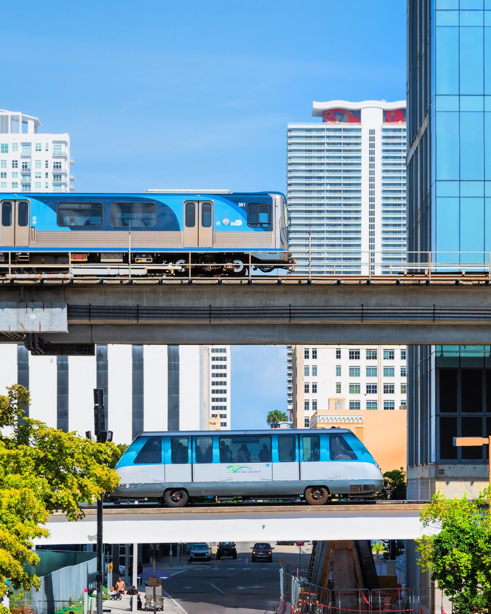 On Friday, July 4, both Metrorail and Metromover will run until midnight to accommodate holiday activities. Plan your trip accordingly and stay safe!
