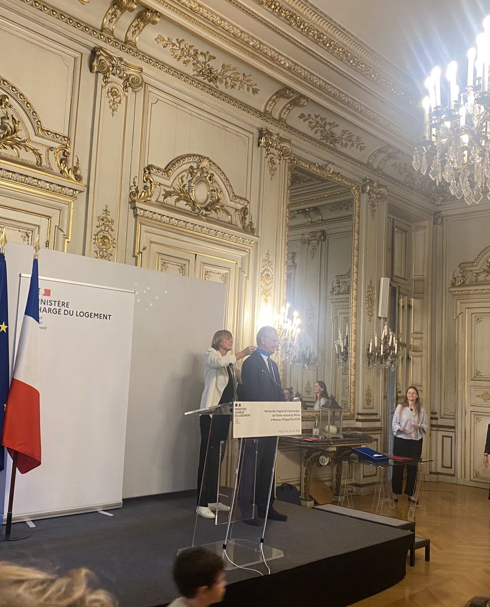 Bonnefille Pascal (@pbimmoweek) on Twitter photo <a href="/valerieletard/">Valérie Létard</a> remet à <a href="/pelletier_ph/">Philippe Pelletier</a> la « cravate » de commandeur de l’Ordre national du Mérite #logement #immobilier <a href="/valerieletard/">Valérie Létard</a> remet à <a href="/pelletier_ph/">Philippe Pelletier</a> la « cravate » de commandeur de l’Ordre national du Mérite #logement #immobilier
