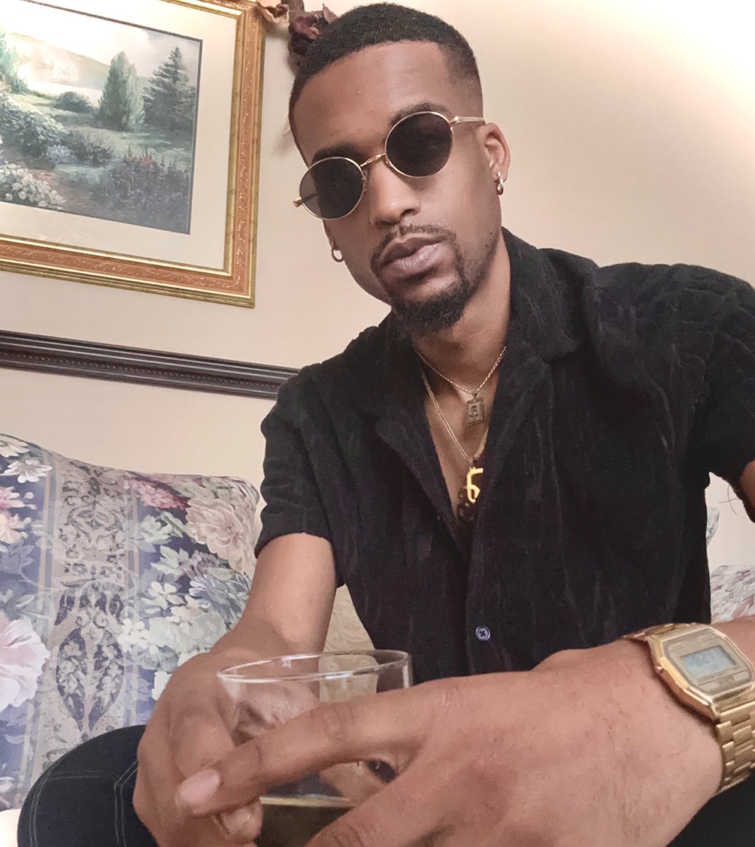 ogtonyj3000's tweet image. Happy Birthday to me #32 🥂