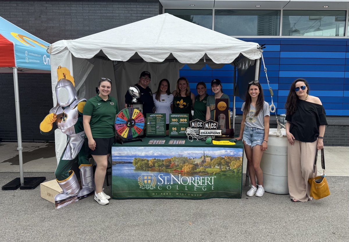 sncathletics's tweet image. We had a great time repping our Green Knight spirit at Summerfest last weekend! We had swag to give out and trophies to show off. Thanks to everyone who stopped by to celebrate College Day with us!
#GoGreenKnights