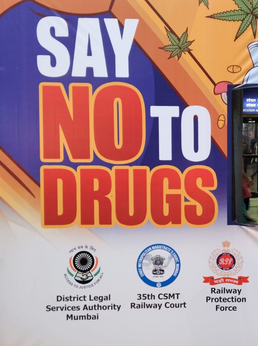 DrManojDubey's tweet photo. Saying no to drugs is saying yes to a better life #drugsfreeindia
#SayNoToDrugs #drmanojdubeyzrucc @RailMinIndia @RailwaySeva @GM_CRly @Central_Railway @duttsanjay https://t.co/l7038mWwui