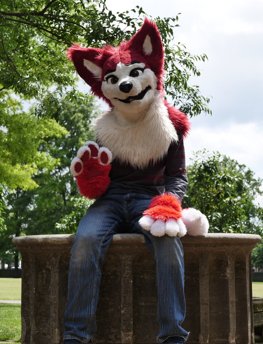 StarWing71's tweet image. Anthrocon is this week and im so excited!!! Feel free to come up to me, talk, and give as many hugs as you want. I want them all!! Hyped to see everyone! 💙💜