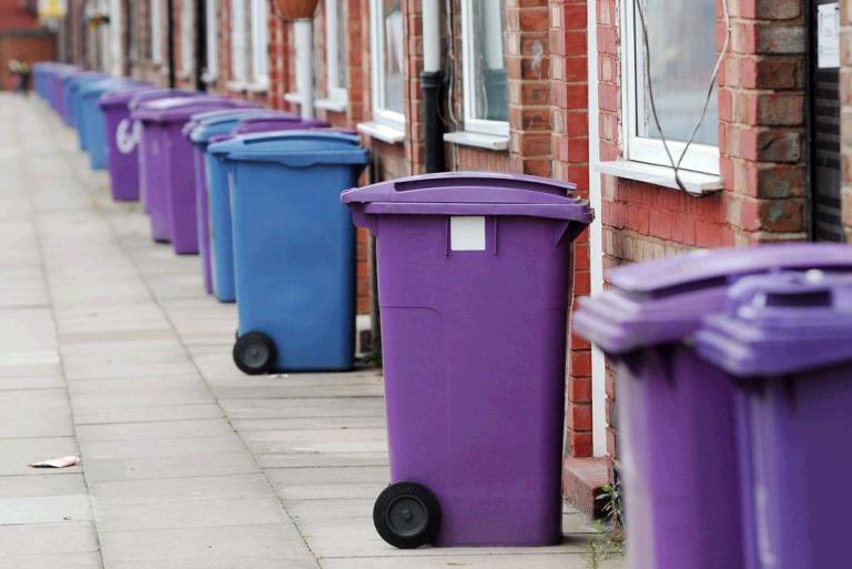 Following a media report about bin collections &amp; subsequent enquiries, the Council would like to confirm that the fortnightly cycle for purple bins is continuing.

You can find out when your collection is is due at: liverpool.gov.uk/bins-and-recyc…