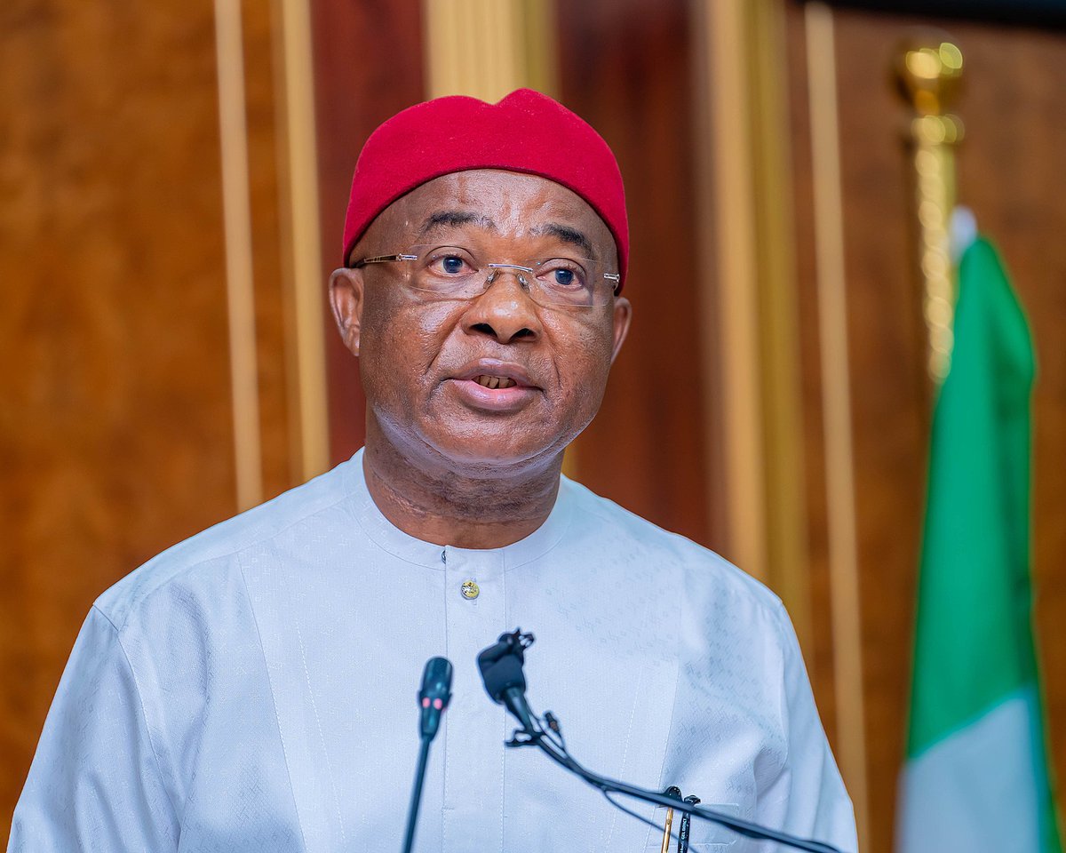 Hope_Uzodimma1's tweet image. As the engine room of governance, our Civil Service will continue to receive every necessary and statutory support it deserves, to ensure the system functions optimally in the best interest of our State.
I reaffirmed this commitment while swearing in 24 new Permanent…