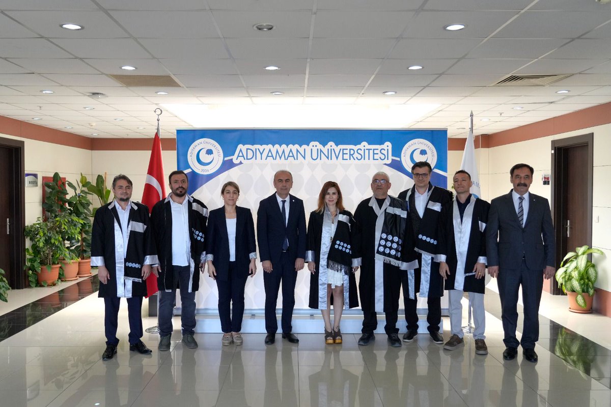 📌 Üniversitemizde atamasını yaptığımız kıymetli akademisyenlerimiz için geleneksel cübbe giydirme törenimiz devam ediyor.

Eğitim Fakültesi, İktisadi ve İdari Bilimler Fakültesi, Güzel Sanatlar Fakültesi, Konservatuvar ve İlahiyat Fakültesi’nden hocalarımızı; bilim