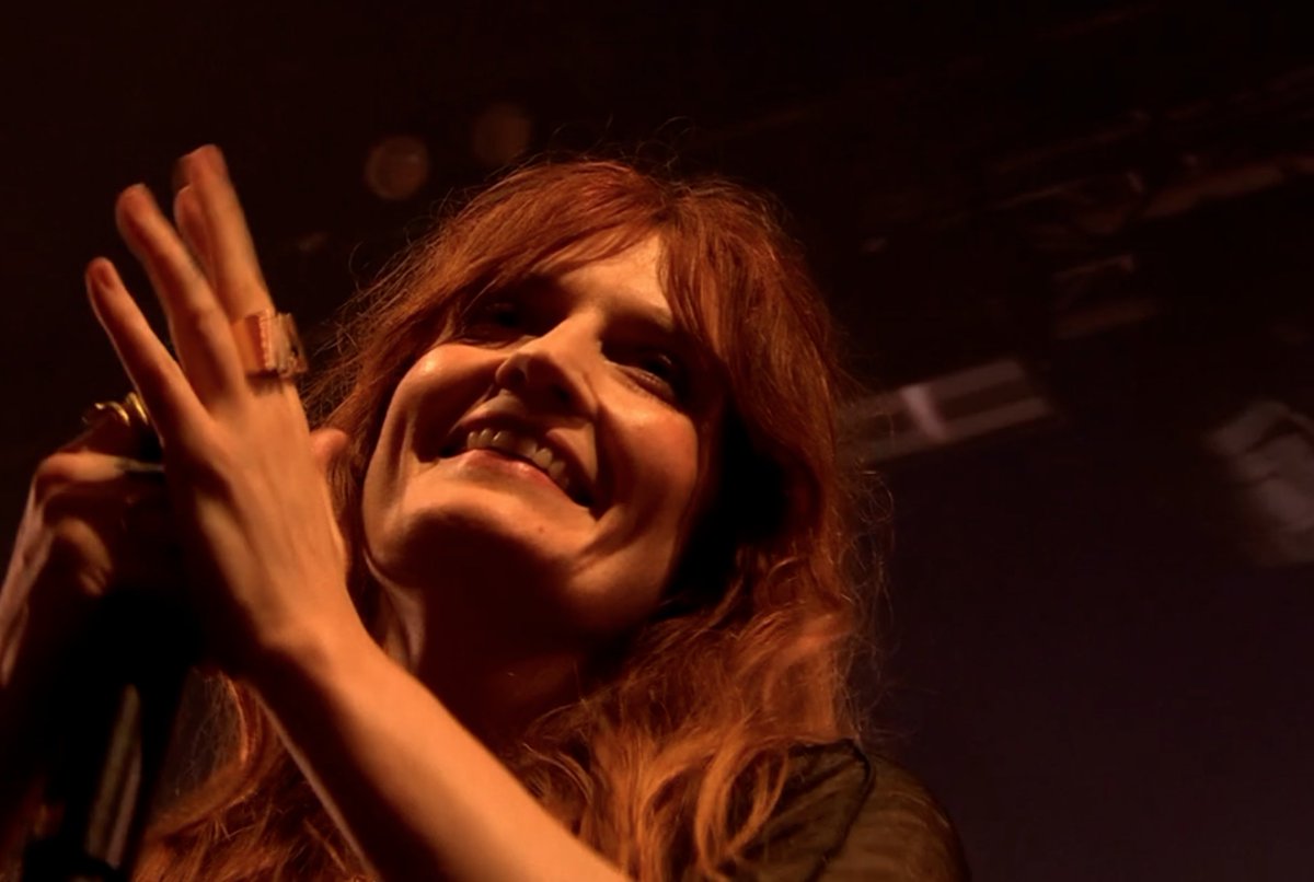 FATMFanClub's tweet image. Florence + the Machine joined the Maccabees on-stage at @glastonbury 2025 (Park Stage) last night!

Here are some photos/screengrabs from the moment ✨